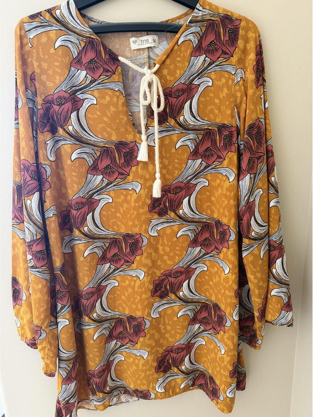 NWOT medium tns brand oversized tunic floral